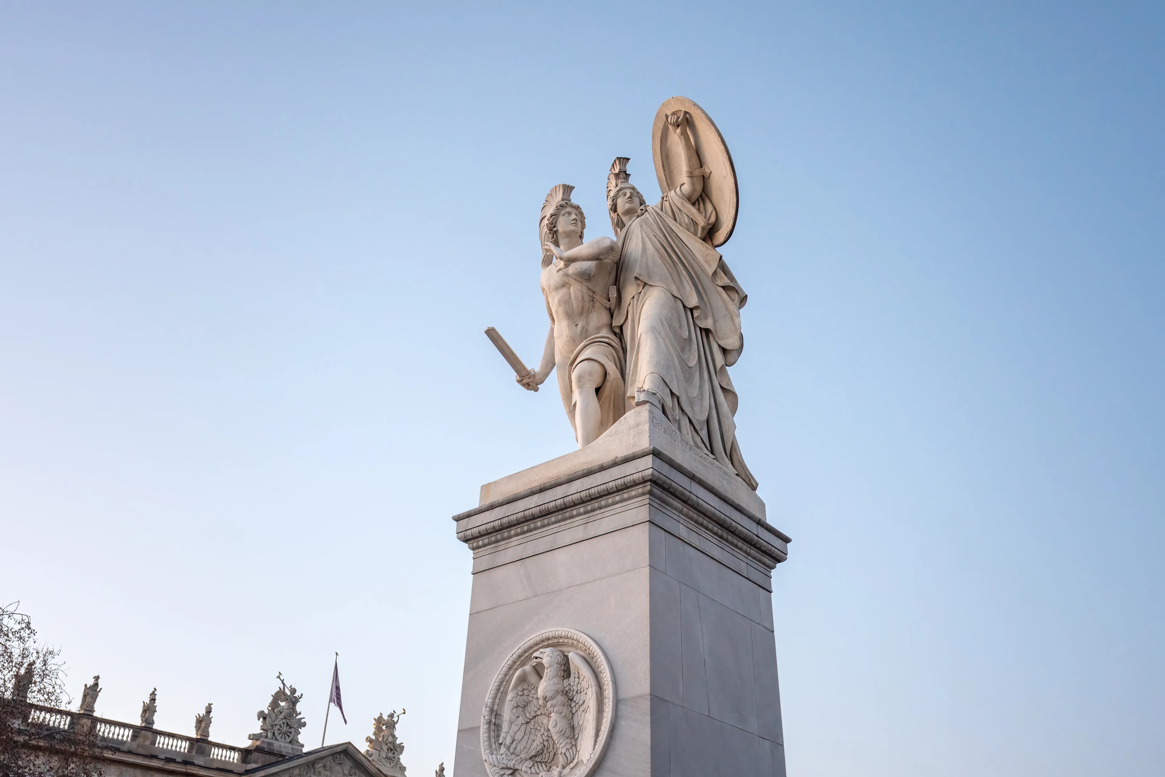 Skulpturenporträt als Sinnbild für Vorsorge und Beständigkeit.